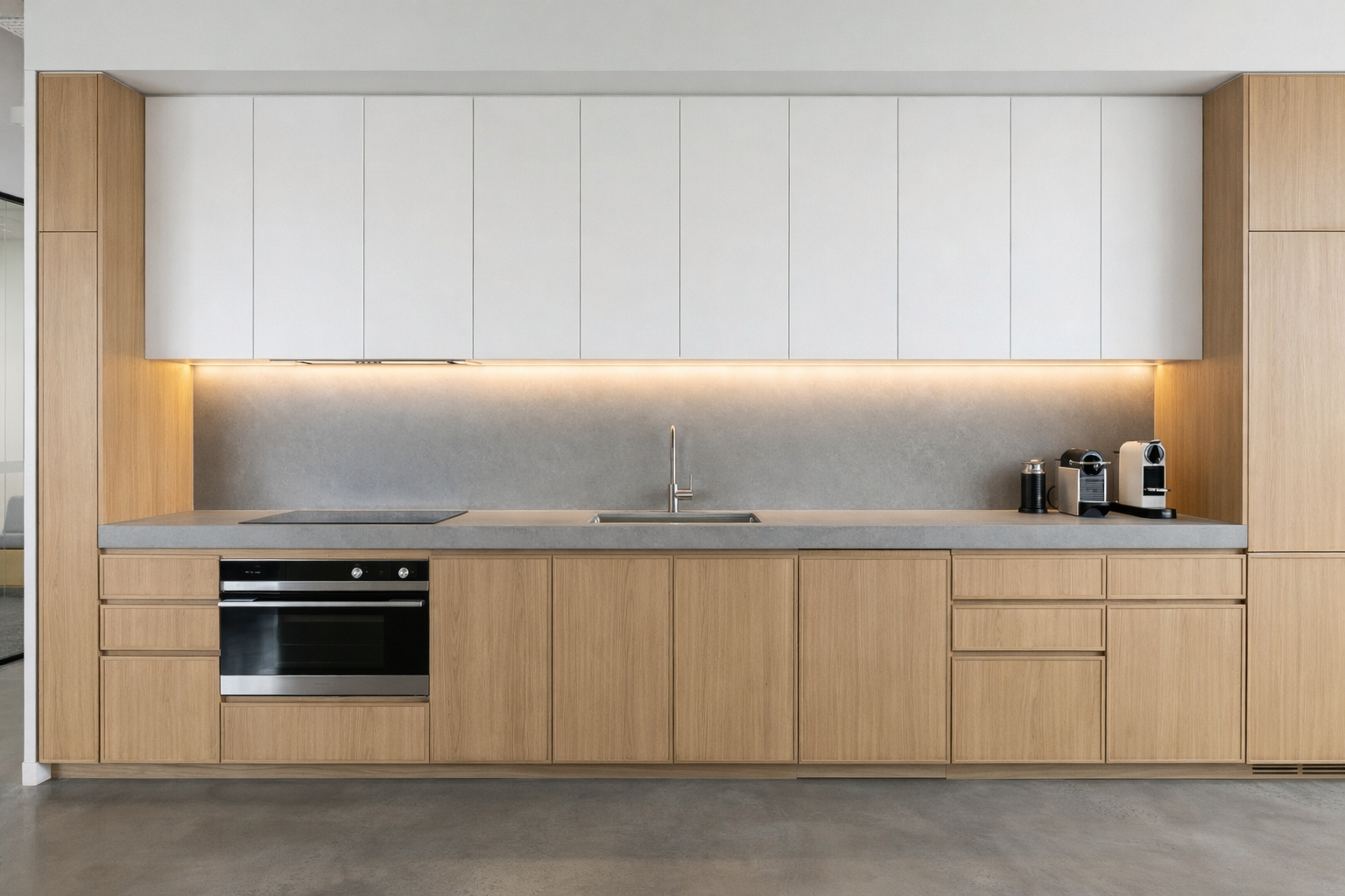 Office corporativo minimalista cocina